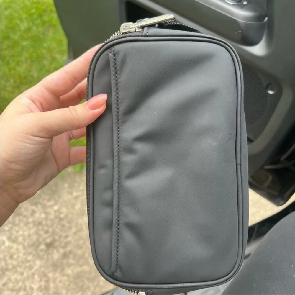 Lululemon purse - Picture 4 of 6